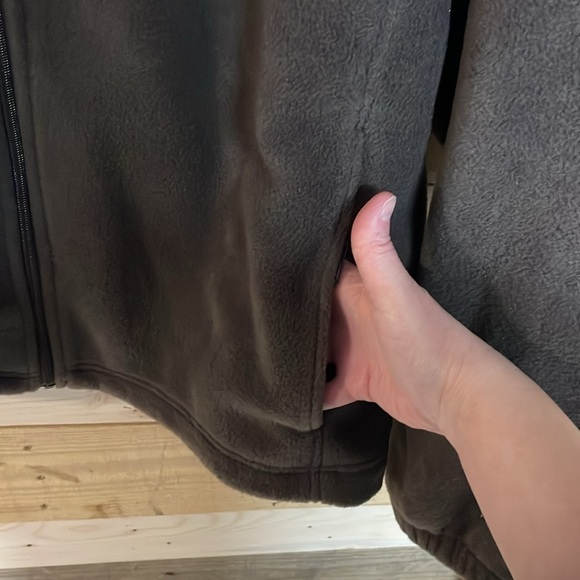 Columbia size XL brown fleece jacket with zip up pockets - Picture 4 of 10